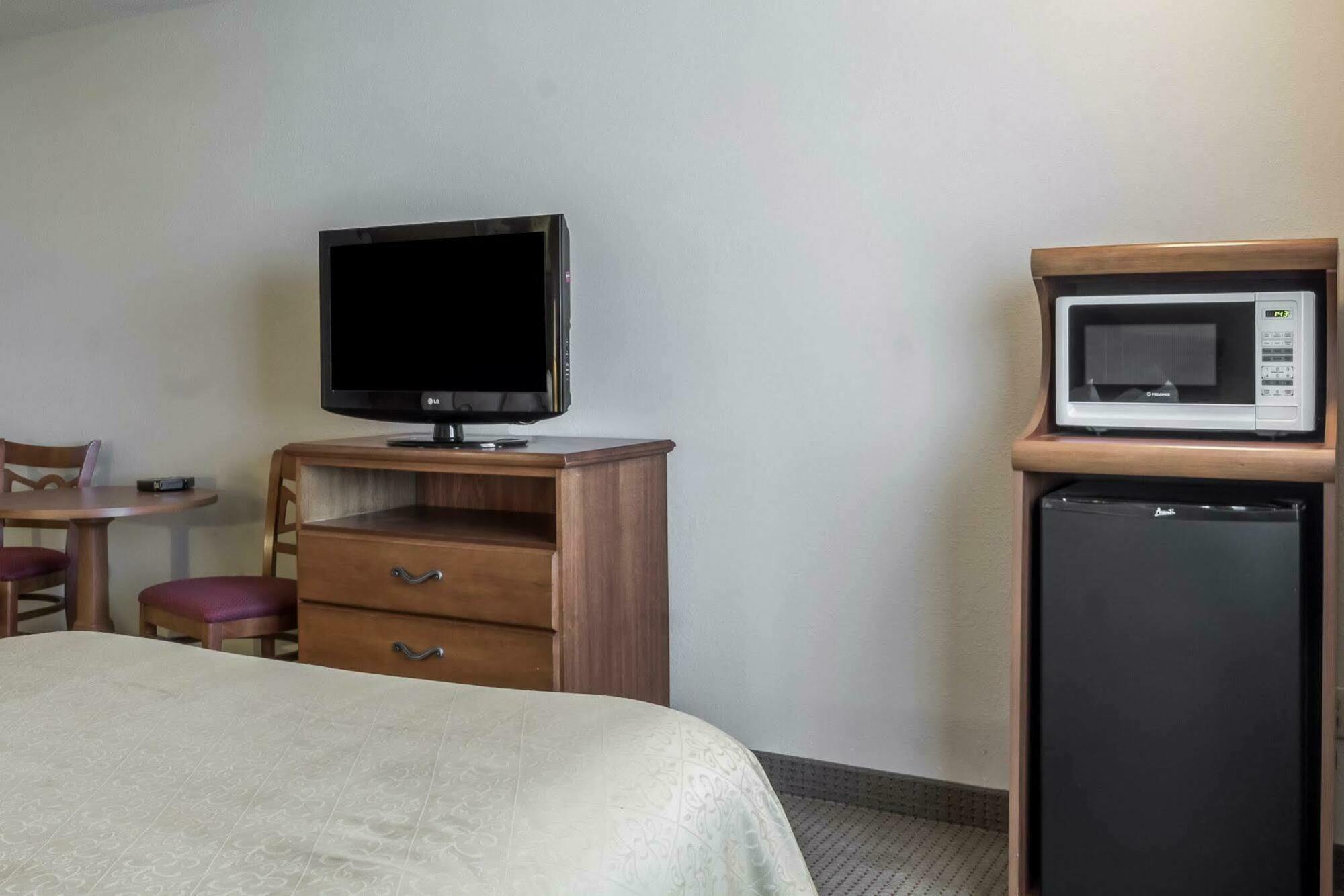Quality Inn Huron Exterior foto